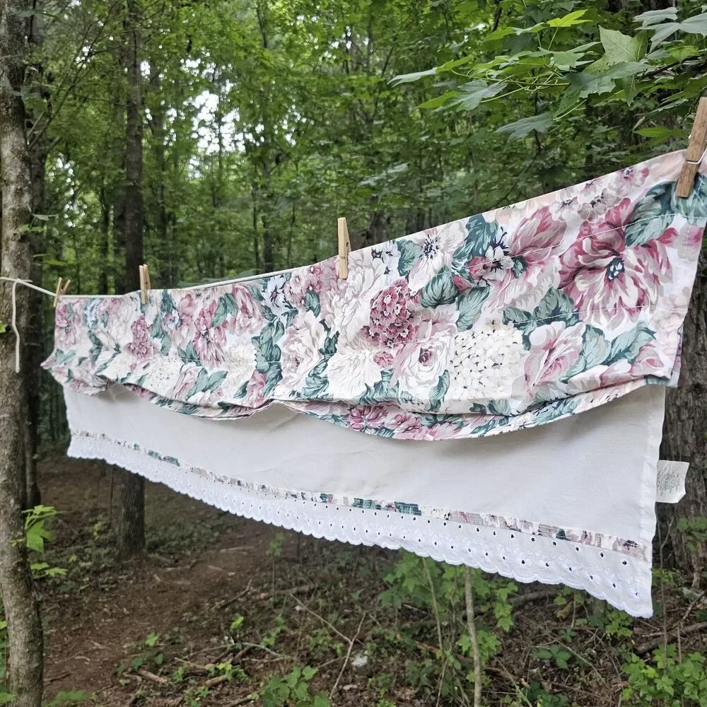 Vintage Cottagecore Pink Rose Floral Curtain Valance | Eyelet Lace | 100% Cotton